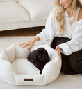 Carica l'immagine nel visualizzatore della galleria, Luxury Orthopedic Dog Bed — Shell Teddy Collection — Premium Comfort Pet Bed | CHOUCHOÚ®