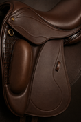 Carica l'immagine nel visualizzatore della galleria, Signature Dressage Saddle
