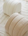 Carica l'immagine nel visualizzatore della galleria, Luxury Orthopedic Dog Bed — Shell Teddy Collection — Premium Comfort Pet Bed | CHOUCHOÚ®
