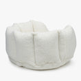 Carica l'immagine nel visualizzatore della galleria, Luxury Orthopedic Dog Bed — Shell Teddy Collection — Premium Comfort Pet Bed | CHOUCHOÚ®

